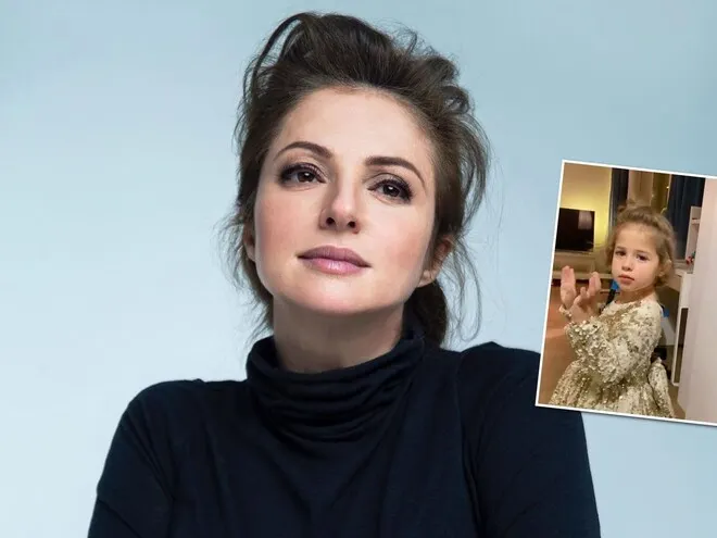 Дочка - будущая актриса!" - как зимние праздники проводит Анна Банщикова с детьм