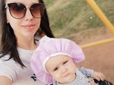 Царевна на качелях кататься изволит)