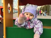 Год и два, не хочет ходить