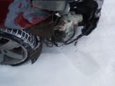Въехала во дворе в машину