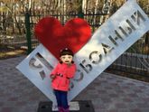 Девочки разделите наш спор!