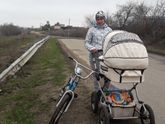 Мы с дочкой на прогулке