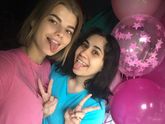 Поздравила подругу с днём рождения ?