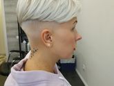 Подстриглась)