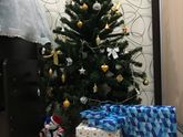 Упаковываем подарочки))у вас все