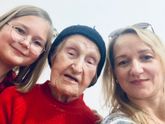 Моей бабуле 101-й год пошёл 😄❤️