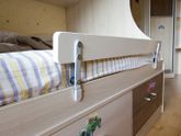 Защитный бортик для кровати чердака