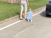 Девочки, она такая крошечка?