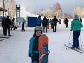 Сегодня сын встал на сноуборд)