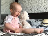 Девочки,дочке 1г9м ,а у