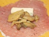 Мешочки с сыром и грибами