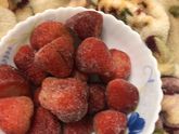 Вчера купила пакет клубники,