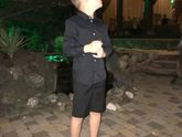 Особый ребёнок на шумной вечеринке..