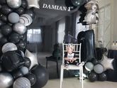 Дамиану год!