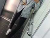 Кто подчеркивает животик, а кто прячет?