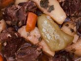 Телятина с картошкой и солеными огурцами ?
