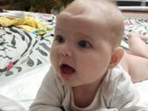 С папой разговаривает❤