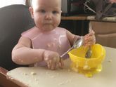 Учимся сами кушать ?