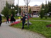2 школьника ?