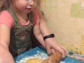 Учила сегодня дочку пиццу