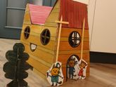 Сделали домик и героев три кота своими руками