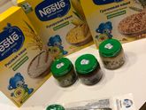 Попробовали пюрешки gerber и кашки nestle