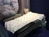 Сон ребёнка в самолете. Как?