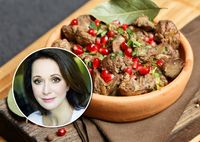 Просто и полезно: Ольга Кабо поделилась семейным рецептом печени в гранатовом соусе