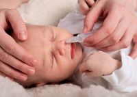 Какие капли в нос лучшие для новорожденного ребенка при насморке