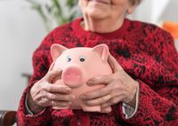 Как не тратить лишнее: 5 советов от бабушки, которые помогут сэкономить деньги