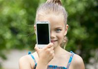 Первый телефон для ребенка – какой выбрать?
