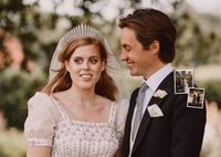 Еще больше подробностей: супруг принцессы Беатрис поделился новыми свадебными фотографиями