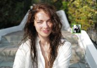 Черно-белая магия: Марина Александрова восхитила поклонников портретом с дочкой