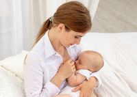 Ученые пояснили, какой компонент в грудном молоке укрепляет кишечную микрофлору младенцев