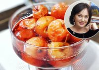 Вкус из детства: Лариса Гузеева поделилась семейным рецептом варенья из райских яблочек