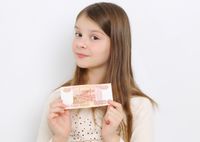 Плюс 5 000 рублей: семьи с детьми будут получать дополнительные выплаты с апреля