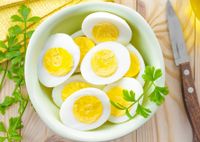 Лайфхак от известного шеф-повара: как приготовить идеальные вареные яйца