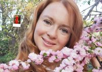 Леди в красном: Екатерина Копанова поделилась кадрами своей беременной фотосессии