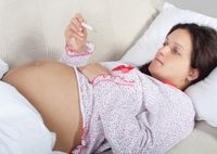 Как сбить температуру на ранних сроках беременности?