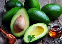 Использование масла авокадо для лица, а также применение масок на основе мякоти фрукта