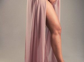 bad69449c50ea7e5aa865dd94d629bb3--maternity-dress-photography-maternity-gowns