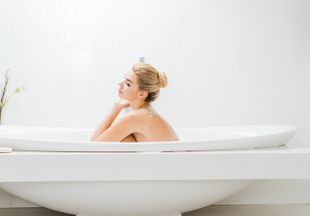 Может ли принятие ванны при месячных спровоцировать осложнения