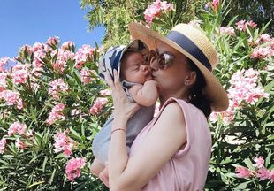 Анастасия Цветаева объяснила, почему не дает новорожденному сыну витамины