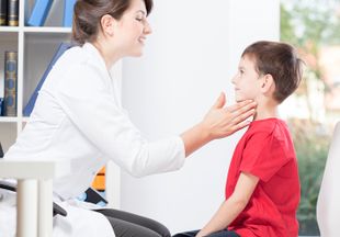 Причины и лечение увеличенных лимфоузлов на шее у ребенка