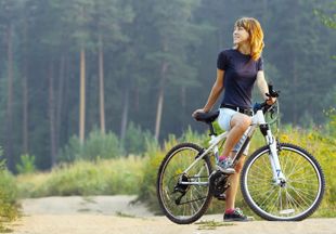 Езда на велосипеде для похудения: польза для женщин, правила, как и сколько ездить