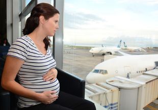 Можно ли совершать перелеты на самолете во время беременности?