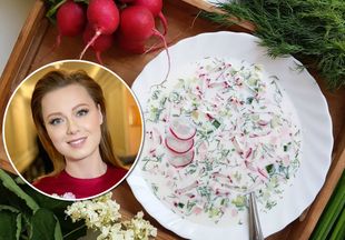 Главный хит по-новому: Юлия Савичева поделилась семейным рецептом рыбной окрошки