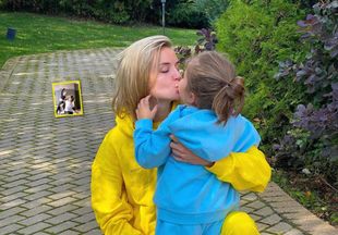 Делай как я: Полина Гагарина с дочкой записали свою тренировку на видео
