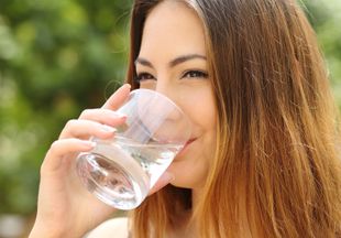 Эксперты развенчали мифы по поводу питьевого режима