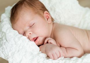 Хрррр: педиатр пояснил, почему ребенок храпит во сне